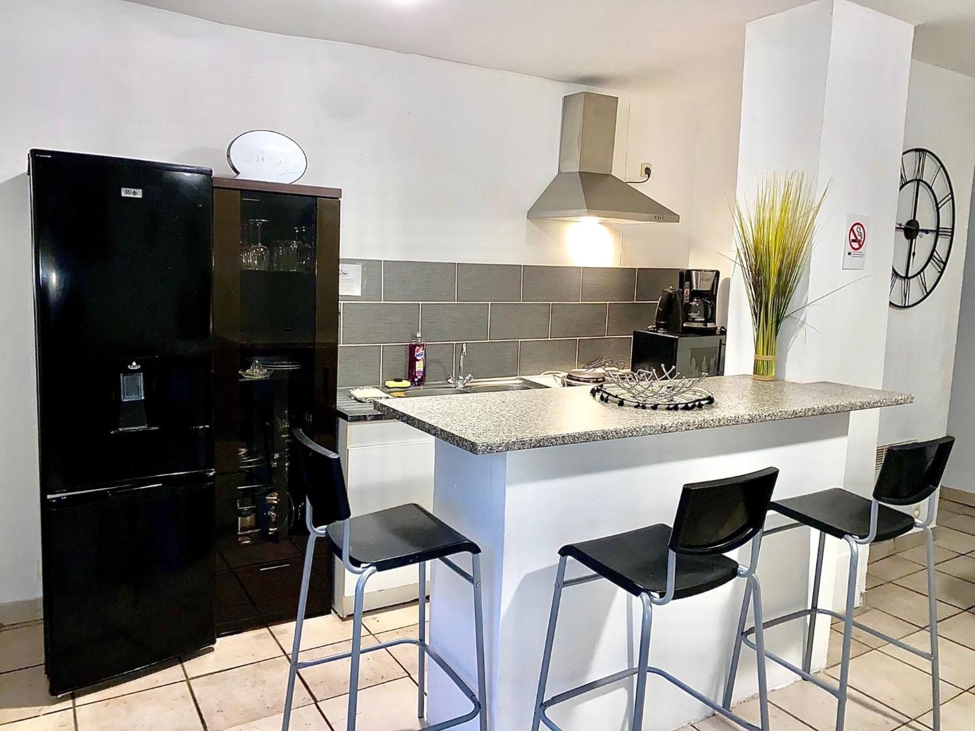 Appartement Calme Au Coeur De La Bastide St-Louis Carcassonne Exterior foto